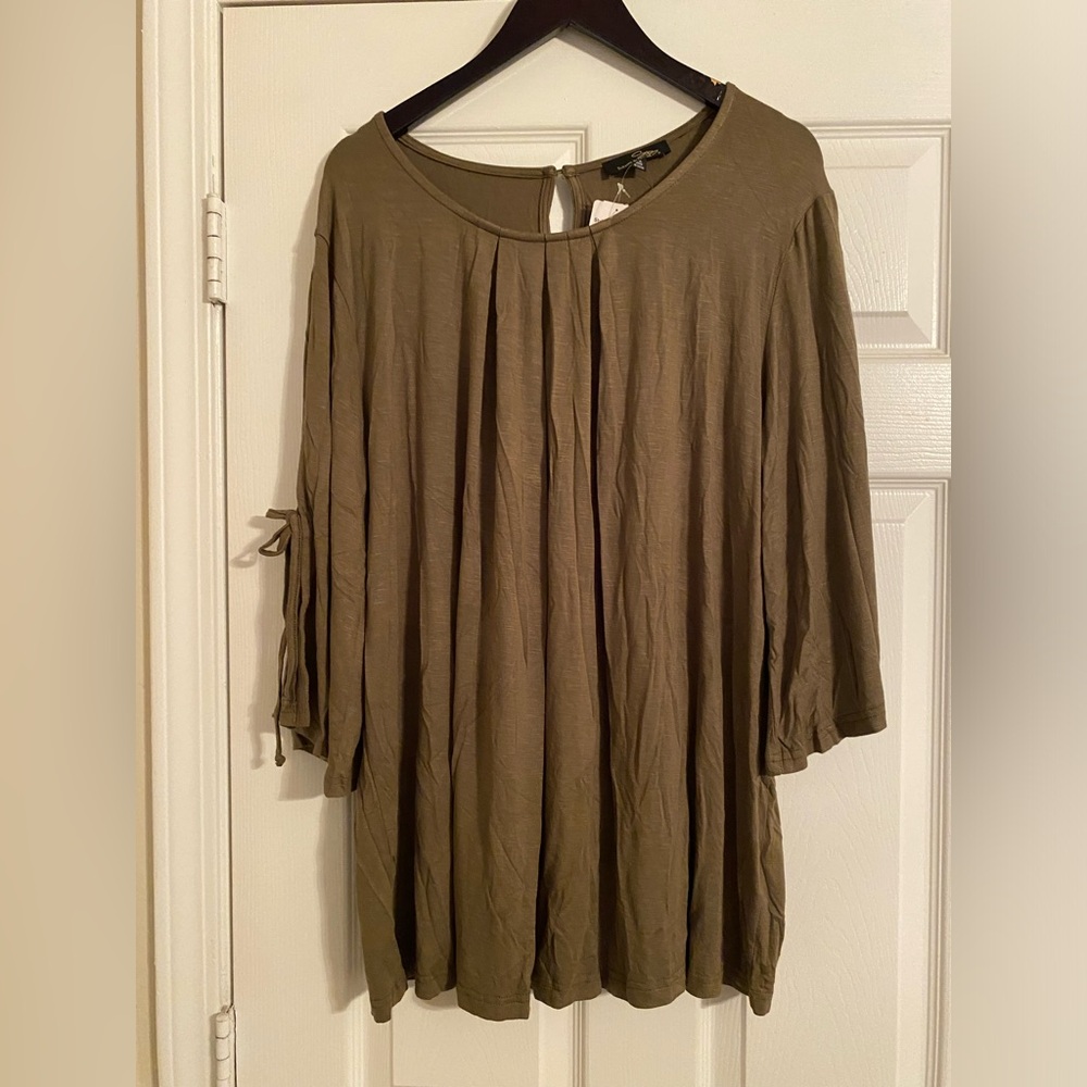 Suzanne Betro Women’s Long/Open Sleeve with Tie Pullover Top.Green.Plus.3X.NWT.